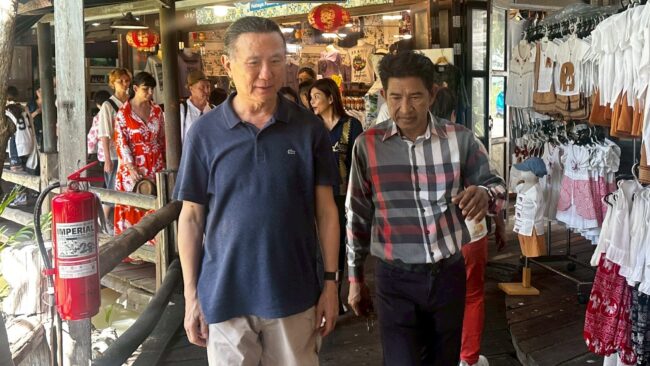 วิกรม แวะเยี่ยมตลาดน้ำ 4 ภาคพัทยา