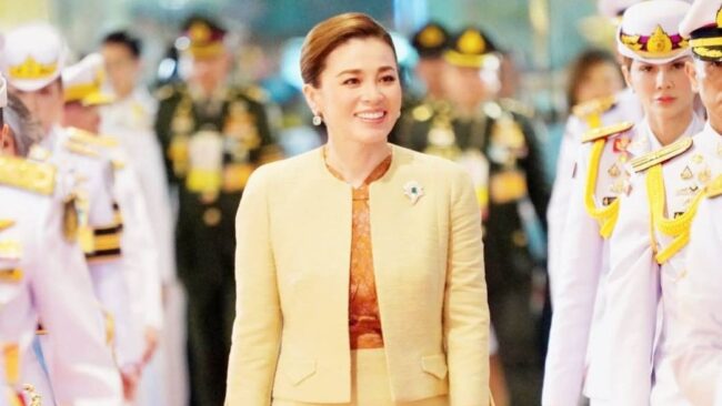 สตรีดีเด่น