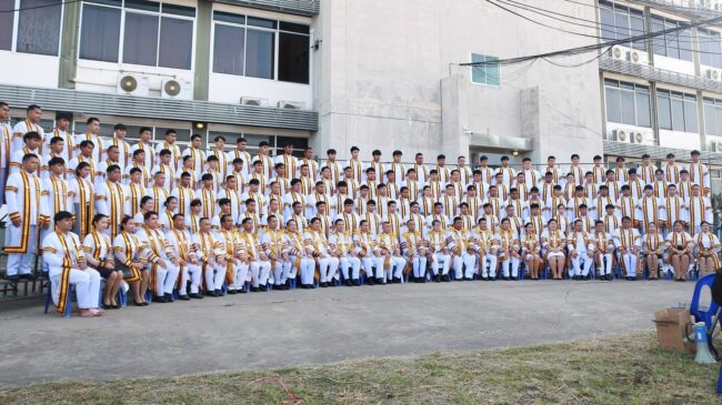 ถ่ายภาพหมู่-ซ้อมรับปริญญา