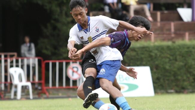 ปทุมคงคา” เฉือนชนะ “เทคโนโลยีพณิชยการราชดำเนิน” 2-1 ผ่านเข้ารอบ 8 ทีม