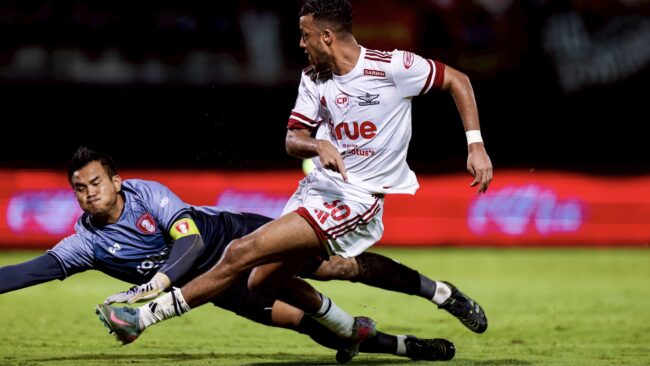 แข้งเทพ 10 คน บุกไปเสมอ พลังกาญจน์ เอฟซี 3-3