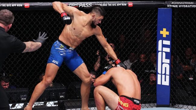 วอล์คเกอร์ เจาะยางไล่ถล่มดับซ่าส์ ชาง หมิง หยาง ยก 2 ศึก UFC เซี่ยงไฮ้