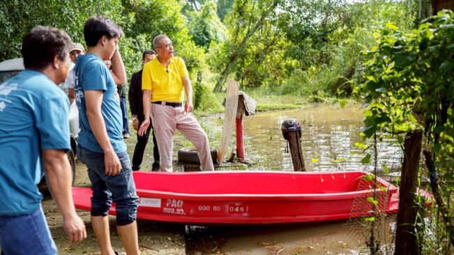 แจกเรือบ้านเกาะเห็ด