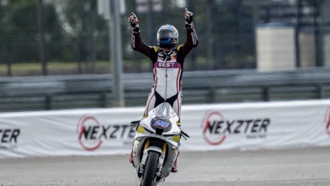 NEXZTER BRIC Superbike ดวลเดือด! “แสตมป์” คว้าชัยรุ่นใหญ่ “เบนซ์ เรซซิ่ง” ผงาดแชมป์สนาม 3