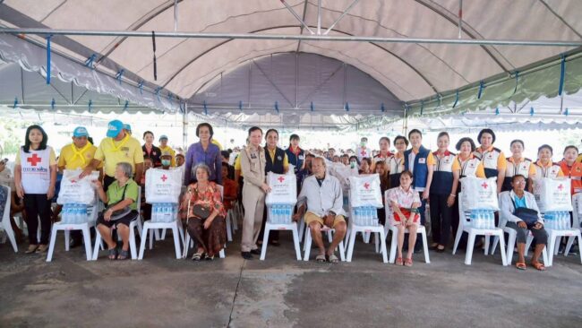 สภากาชาดไทยช่วยน้ำท่วม