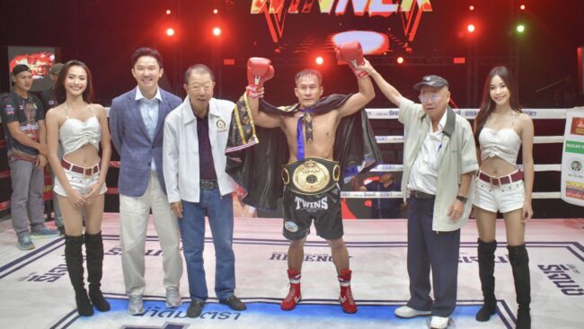 เอกกวี โชว์พลังกำปั้นคว่ำ รัชชานนท์ ยกที่ 3 คว้าแชมป์ ABF Continental Welterweight Champion Title