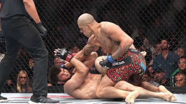 เปเรย์รา ทวงแชมป์คืน ทุบ อันคาลาเยฟ สิ้นสภาพยกแรก ศึก UFC320