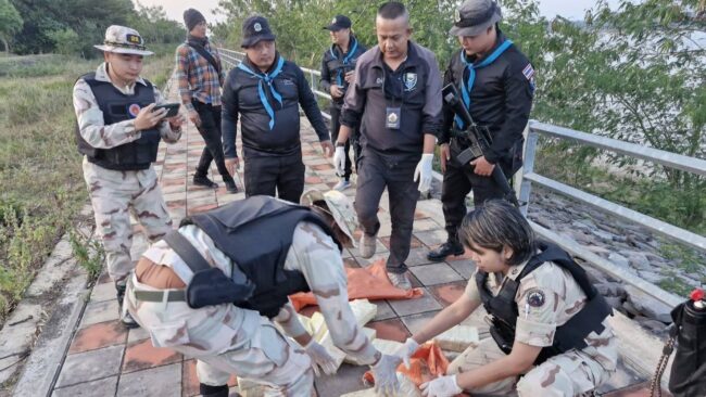 สนธิกำลังยึดยาบ้า 190,000 เม็ด