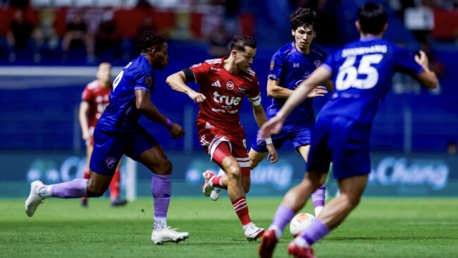 เกินต้านทาน แข้งเทพ 10 คน เปิดบ้านพ่าย อุทัยธานี เอฟซี 1-2