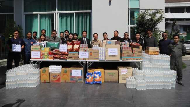 ส่งกำลัง อส. ช่วยผู้ประสบอุทกภัย