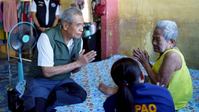 เยี่ยมผู้สูงอายุ