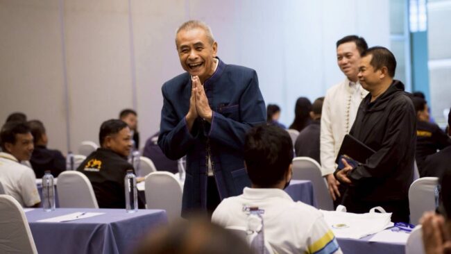 สร้างนักจัดเลือกตั้ง