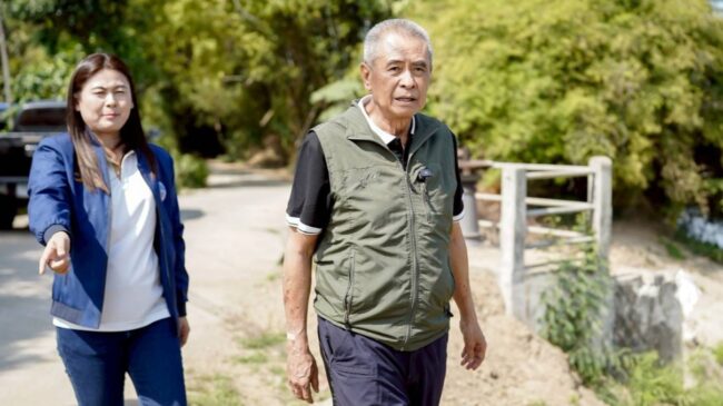 ดูประตูน้ำ เยี่ยมคนชรา