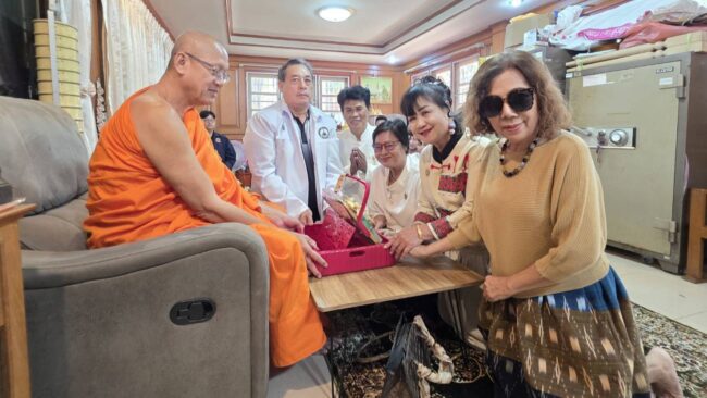 เดินสายกราบพระ