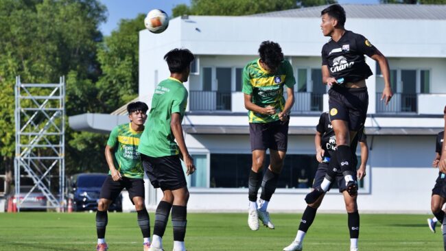 ทีมชาติไทย U23 อุ่นเครื่องทดสอบทีม กับ ม.นอร์ทกรุงเทพ เตรียมพร้อมลุยชิงแชมป์เอเชีย