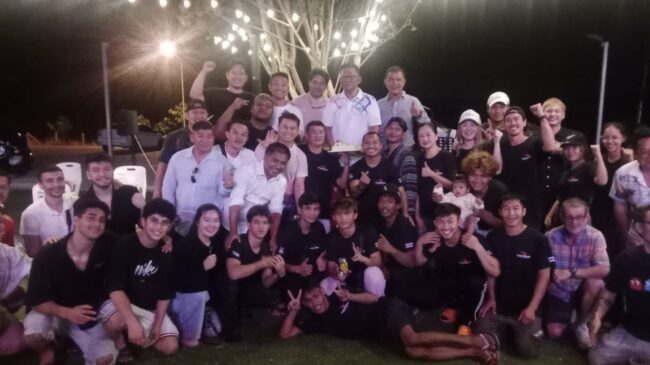 ครูหนึ่ง” ฉัตรชัย สาสกุล อดีตแชมป์โลก WBC สภามวยโลก รุ่นฟลายเวท112 ปอนด์ จัดมวยสากลและมวยไทย ศึก THAI PAYAK FIGHT 13 นัดเบิร์ดเดย์ ในวัย 56 ปียังแจ๋ว