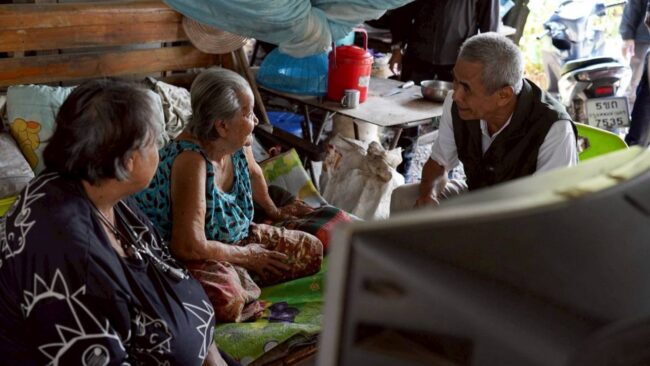 มอบบ้านและห้องน้ำที่ตาคลี