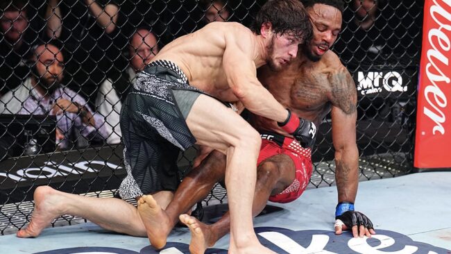 อีฟโลเยฟ ยังไร้พ่าย หลังไล่ปล้ำเบียดแต้ม เมอร์ฟีย์ ศึก UFC ลอนดอน