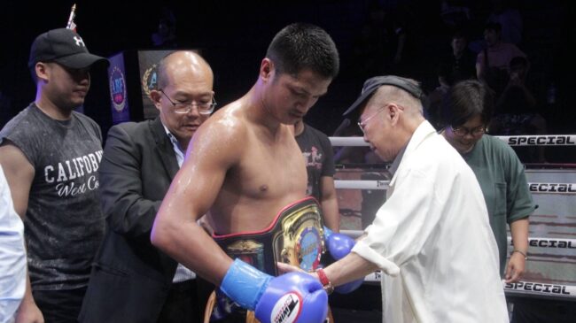 สมชาย” โหดไร้ปราณี! ยำ “มอร์แกน” คิ้วแตกยก 3 ซิวเข็มขัดแชมป์ WBA ไปครอง