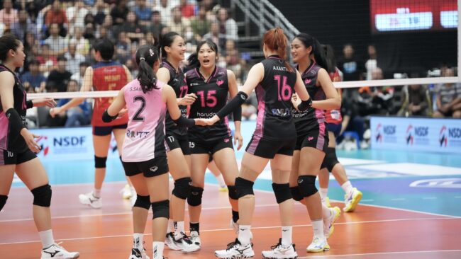 ทีมนักตบสาว ฮารุดอทชลบุรี ราชมงคลธัญบุรี วีซี พร้อมด้วยหนุ่ม ไดมอนด์ ฟู้ด ไฟน์เชฟ-สมุทรสาคร ทะลุเข้าชิงชนะเลิศ TVA CHANNEL วอลเลย์บอล ไทยแลนด์ ลีก 2026