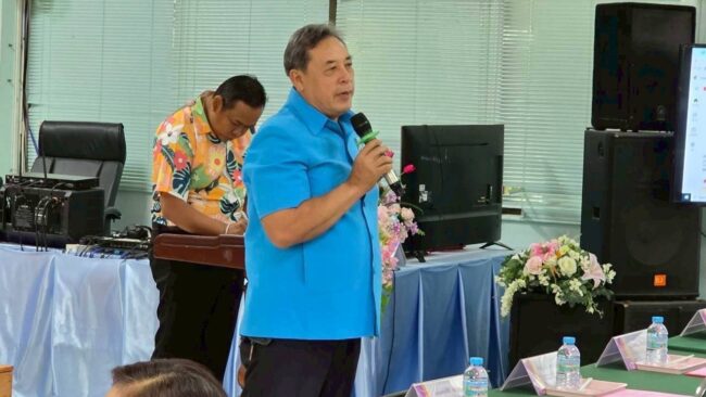 มอบโล่ชมรมวัฒนธรรมไทย