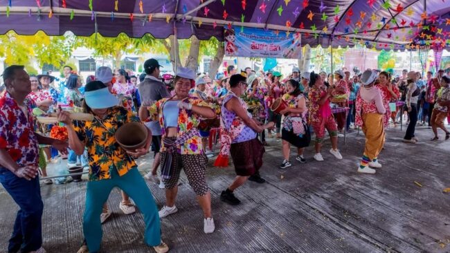 วันไหลหนองมะโมง