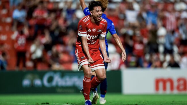 ฐิติพันธ์ ซัด 2 ลูก “แข้งเทพ” เปิดบ้านชนะ สุโขทัย เอฟซี 2-0