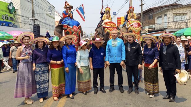 อพท.สุโขทัย เข้าร่วมจัดกิจกรรมงานประเพณีแห่ช้างบวชนาคไทยพวนบ้านหาดเสี้ยว ประจำปี พ.ศ. ๒๕๖๙