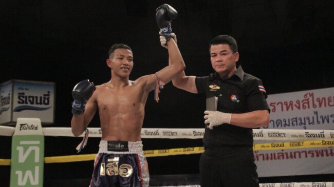 “แสงพนม” ควง “ไทยแลนด์” ลิ่วรอบ 8 คน พร้อมเปิดตัว 8 ขุนพล สู้ศึกมวยรอบปูนเสือ มวยไทยพันธุ์แท้ ครั้งที่ 25