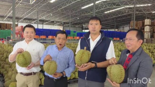 อดีตรัฐมนตรีช่วยว่าการกระทรวงพาณิชย์ อลงกรณ์ พลบุตร ระดมความคิดการส่งทุเรียน ไปประเทศจี