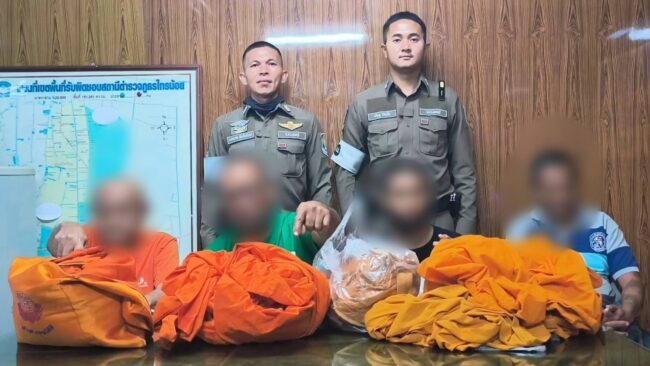 รวบพระปลอมกลางตลาด
