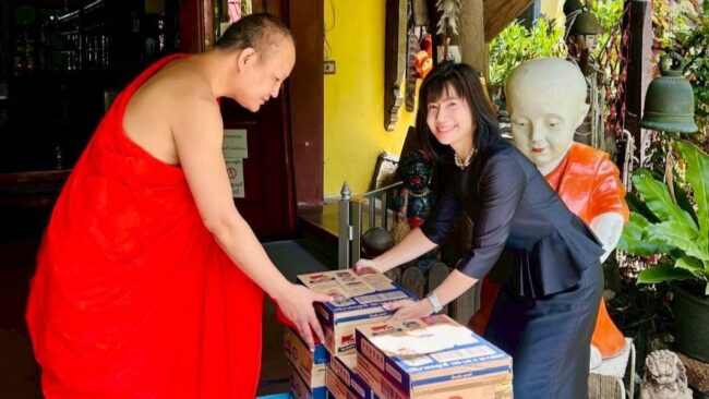 ถวายนมกล่อง