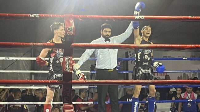 ชูใจ ,ธนูเพชร คว้าทองศึกมวยไทยโลก