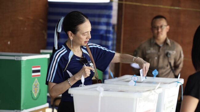 มาดามแป้ง” ใช้สิทธิ์เลือกตั้ง ผู้ว่าฯ กทม. – หวังเห็นพื้นที่กีฬามากขึ้น