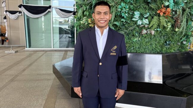 เข้ารับถ้วยรางวัลพระราชทานของพระบาทสมเด็จพระเจ้าอยู่หัวฯ