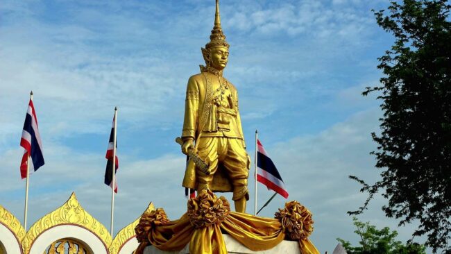 ถวายพวงมาลา รำลึกพระมหากรุณาธิคุณ