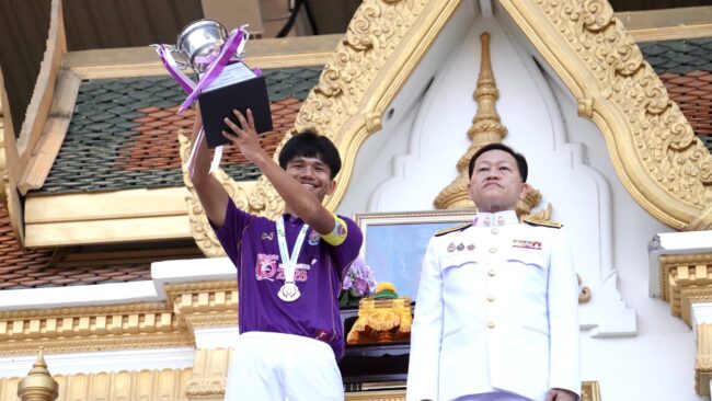 ล้มแชมป์เก่า คว้าแชมป์