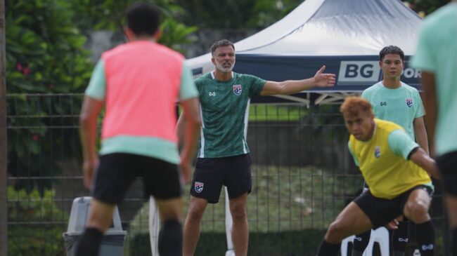 ทีมชาติไทย ซ้อมเข้มเตรียมเจอ มาเลย์