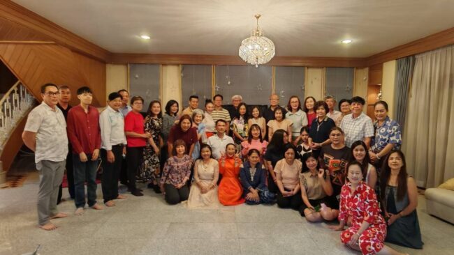 นว.-อุทัยฯร่วมใจยินดี