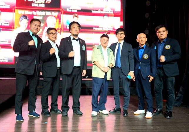 กำปั้นมังกรจีนสุดแกร่งกวาดเข็มขัดสหพันธ์มวยแห่งเอเชีย หรือ ABF 3 รุ่น