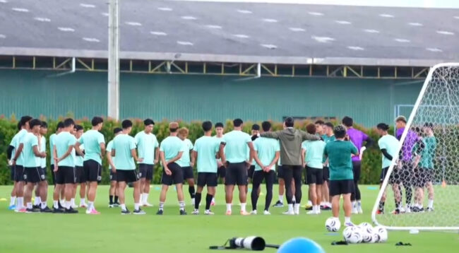 ทีมชาติไทย เร่งฟื้นฟูร่างกายก่อนบุกเยือนเวียดนาม