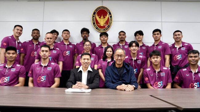 วอลเลย์บอลชายทีมชาติไทยเดินทางถึงเมืองฟูกูโอกะ ประเทศญี่ปุ่น