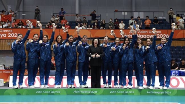 คุณหญิงปัทมา มอบเหรียญวอลเลย์บอลหญิงเอเชียนเกมส์