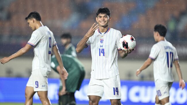 ธีระศักดิ์ ยิงแฮตทริก ไทยอัด ปากีสถาน 4-0