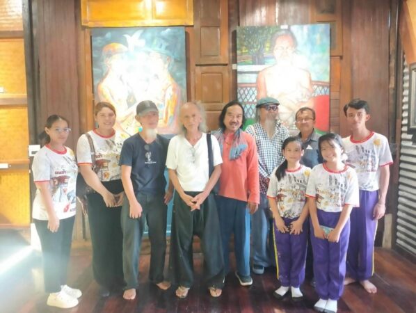 ชมศิลปะบ้านครูกาศ