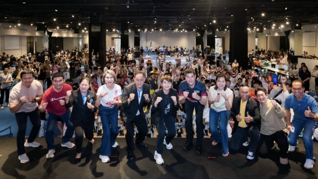 หัวหินคึกคัก นักเทควันโดสู้ไม่ถอย ลุยน้ำจากทั่วประเทศกว่า 300 ชีวิต
